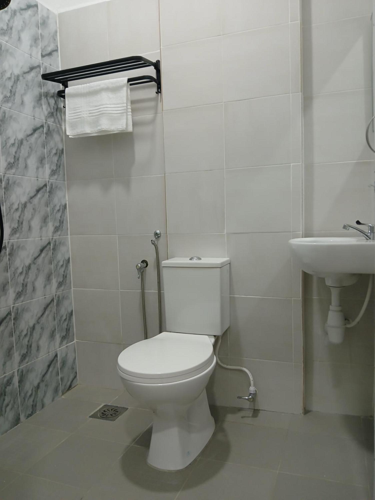 Tz Satellite Hotel, Kota Bharu Exteriör bild